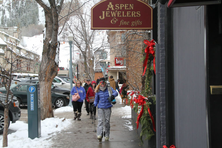 Top Western Ski Resorts for Romantic Ski Trip