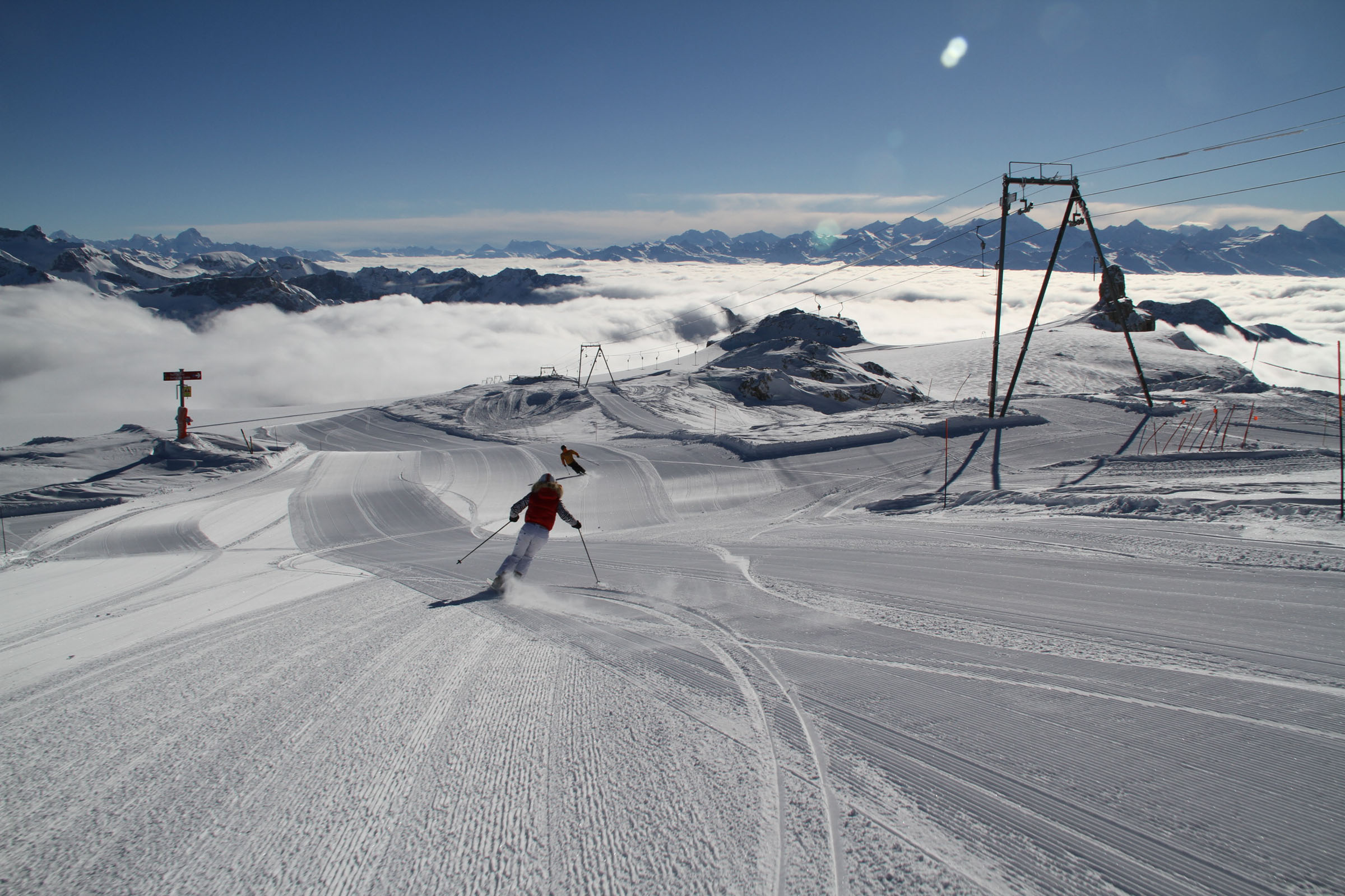 Ski de. Laax Швейцария горнолыжный курорт. Gstaad Швейцария горнолыжный курорт бутики. Горнолыжные курорты Армении 2023. Горнолыжный курорт Церматт ущелье Горнер.