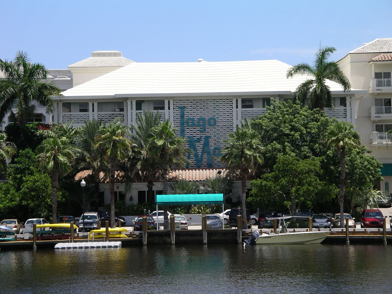 Fort Lauderdale luxury resort Lago Mar TheLuxuryVacationGuide