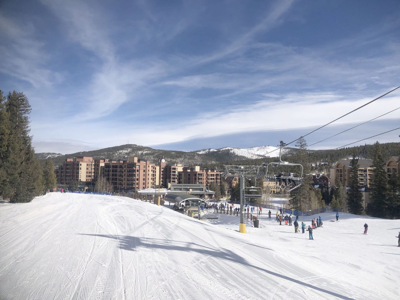 Breckenridge best après ski, happy hour at Breck TheLuxuryVacationGuide