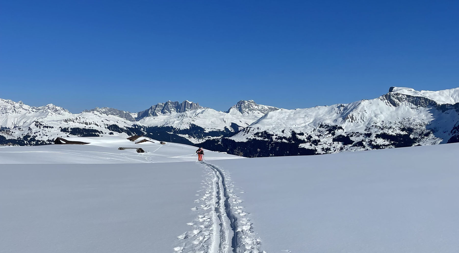 https://theluxuryvacationguide.com/wp-content/uploads/2022/03/1klosters-davos-off-piste42.jpg